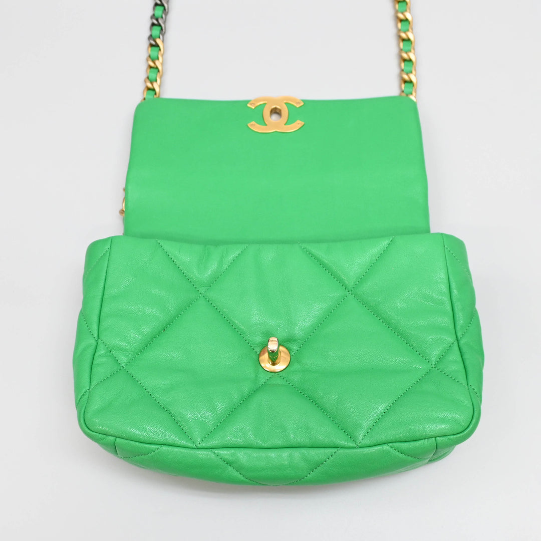 CHANEL CHANEL19 Shiny Lambskin Chain Shoulder Bag P45032V