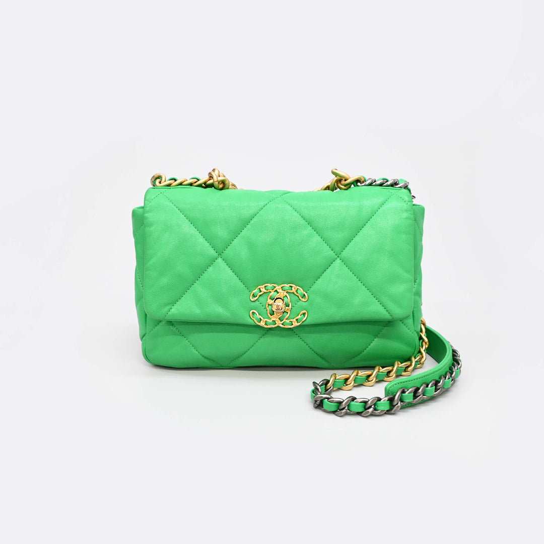CHANEL CHANEL19 Shiny Lambskin Chain Shoulder Bag P45032V