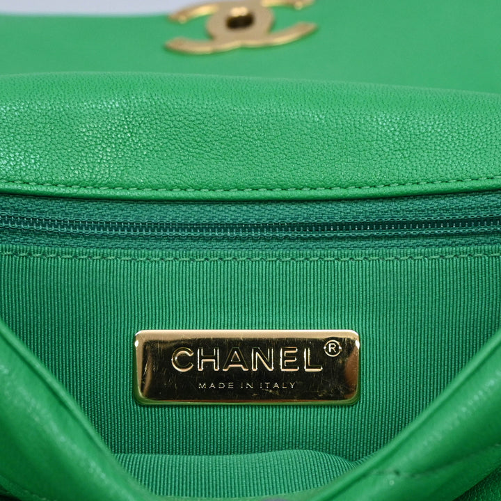 CHANEL CHANEL19 Shiny Lambskin Chain Shoulder Bag P45032V