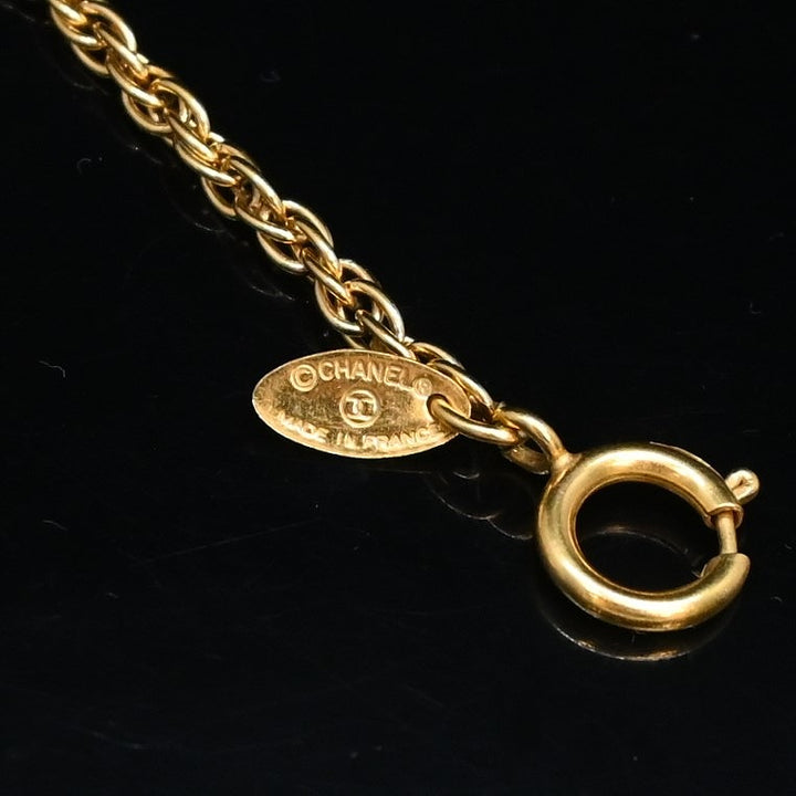 chanel necklace ladies