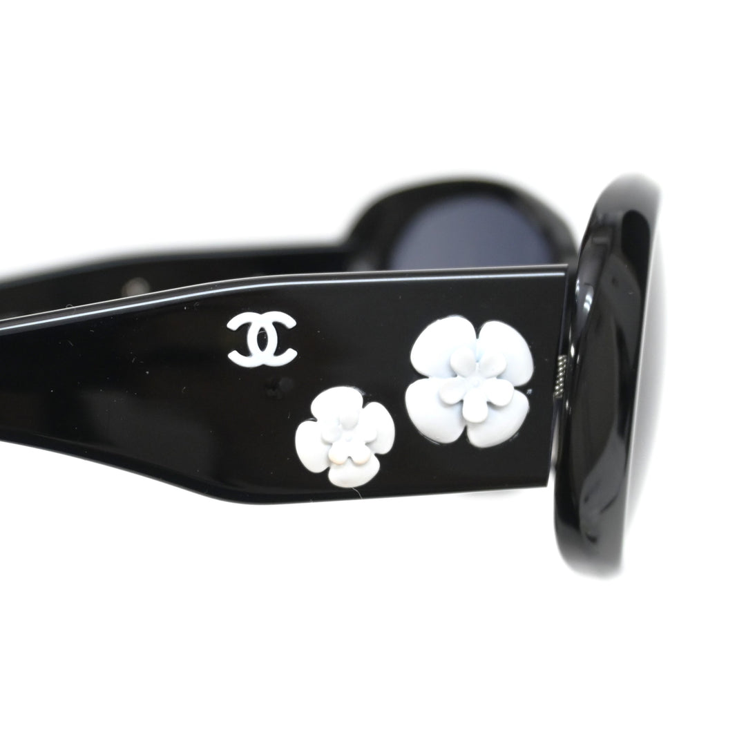 *CHANEL Chanel Camelia Sunglasses 5113A P43298V