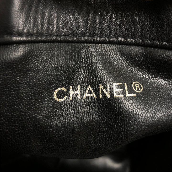 *CHANEL Drawstring Chain Shoulder Bag