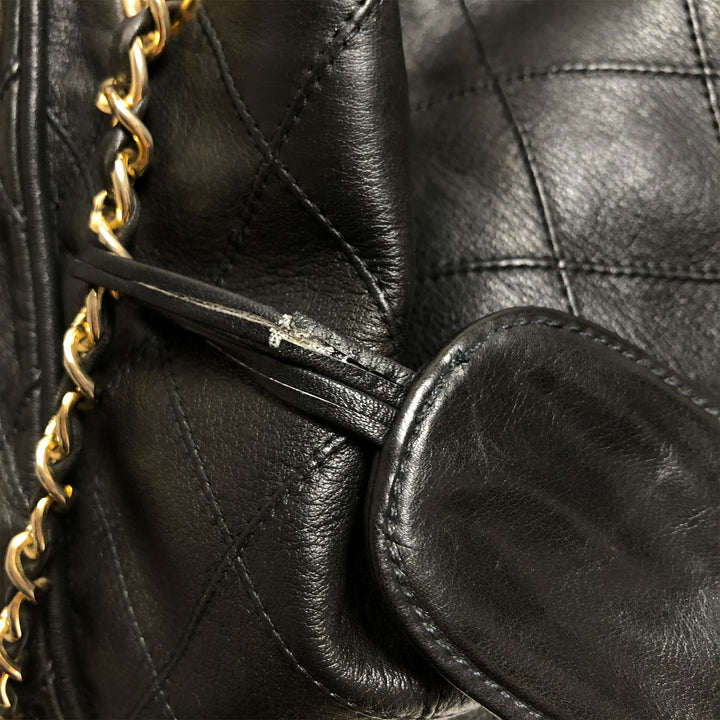 *CHANEL Drawstring Chain Shoulder Bag
