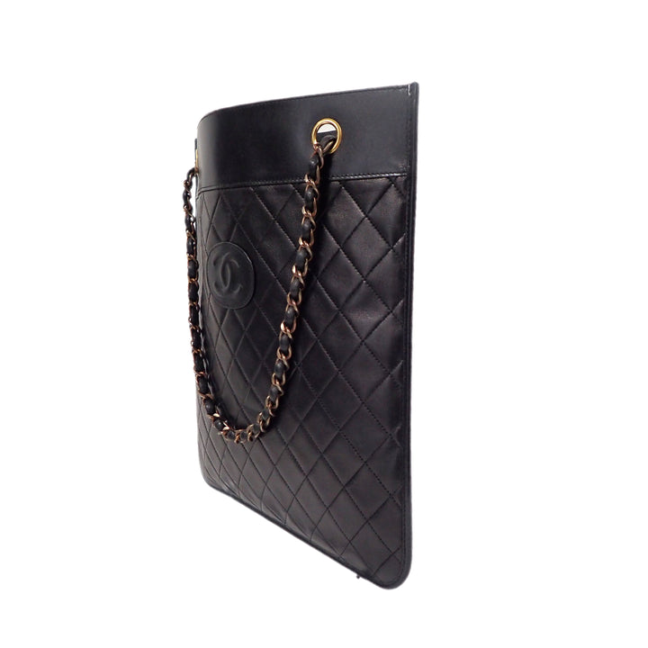 *CHANEL Chain Shoulder Bag