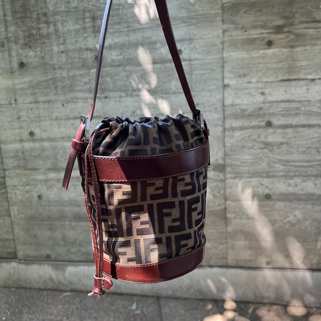 * FENDI 펜디 핸드백