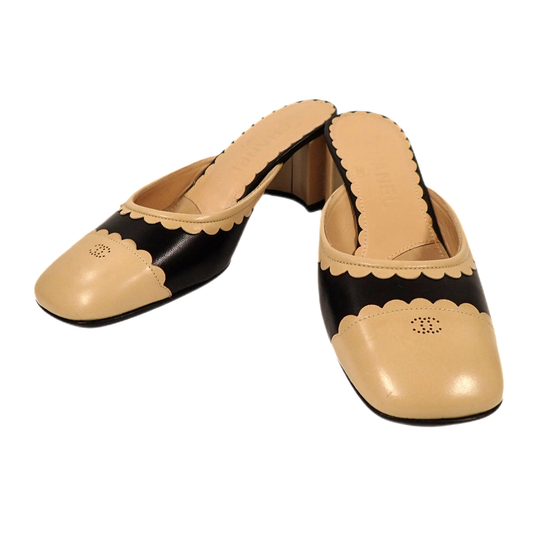 *CHANEL Sandals