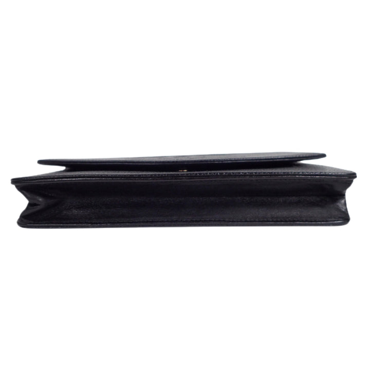* CHANEL Chain Shoulder Wallet