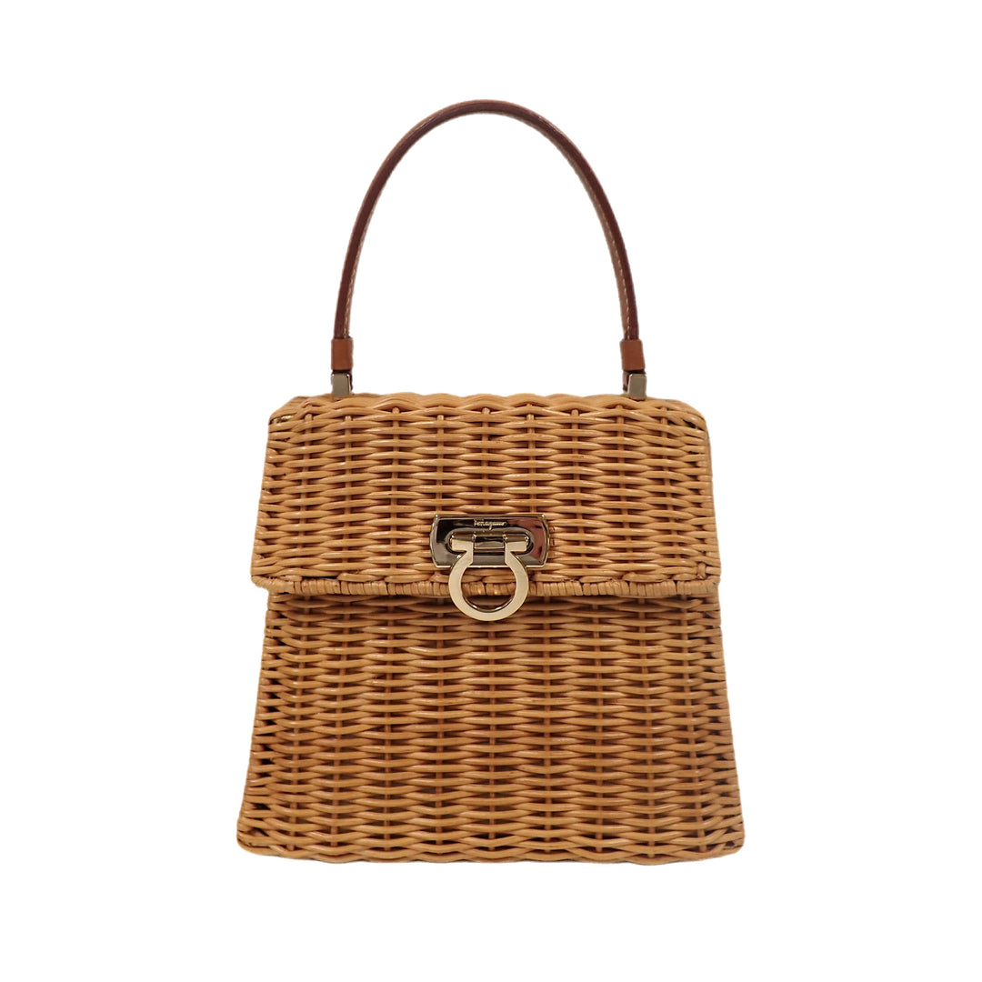 * SalvatoreFerragamo 살바토레 페라가모 간치니 바스켓 백