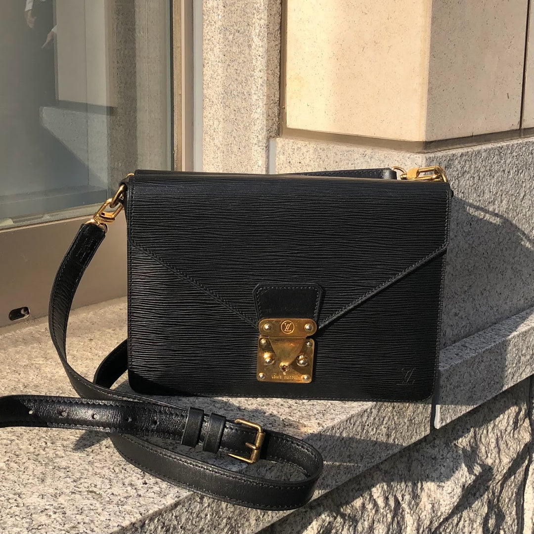 *Louis Vuitton Louis Vuitton Bifus Epi Shoulder Bag